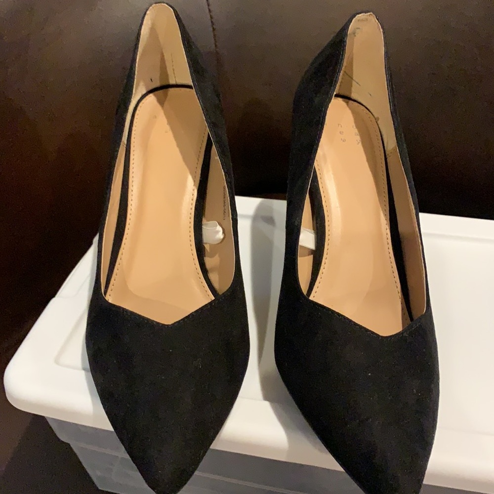 Velvet Pump - Picture 4 of 5